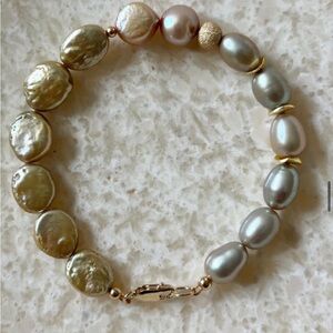 NIB House of Olia Oliva Pearl Bracelet